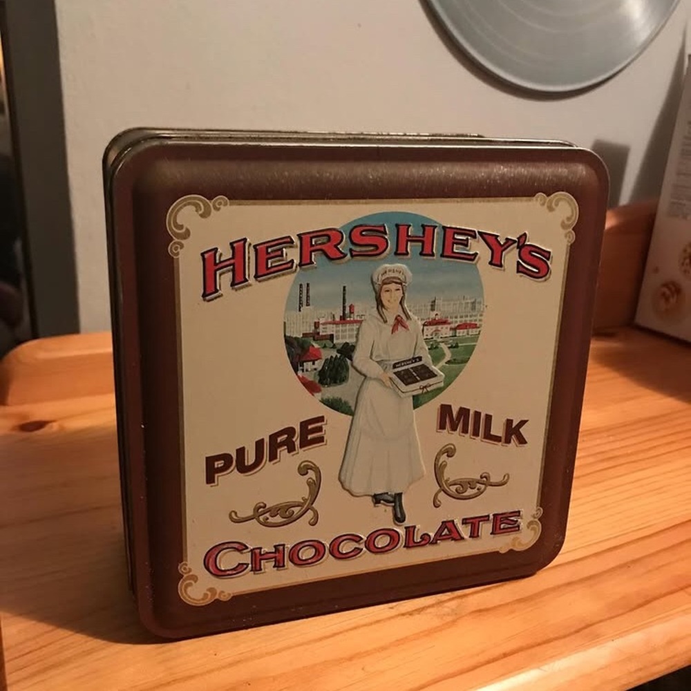 1992 H E R S H E Y S chocolate tin